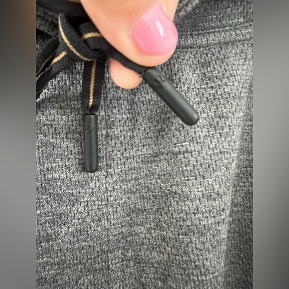 Lululemon Athletic Men's Gray Shorts (Size M) - Picture 8 of 8